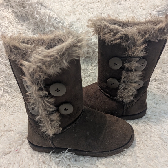 not sure Shoes - Women's Faux-Fur Suede Winter Boots - Dark Army Green